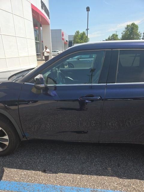 Used 2022 Toyota Highlander Hybrid SUV