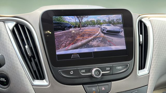 Used 2025 White Chevrolet LT image 26