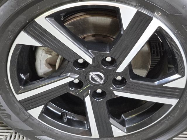 2024 Nissan Sentra SV photo 9