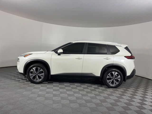2023 Pearl White Tricoat Nissan Rogue SV FWD SUV