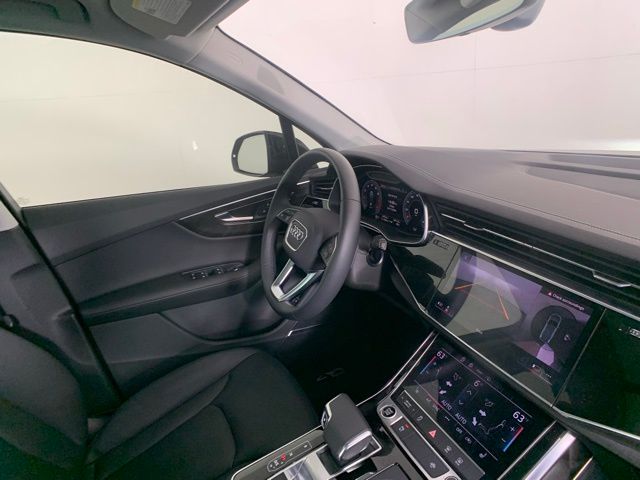 2023 Audi Q7 45 Premium Plus 33