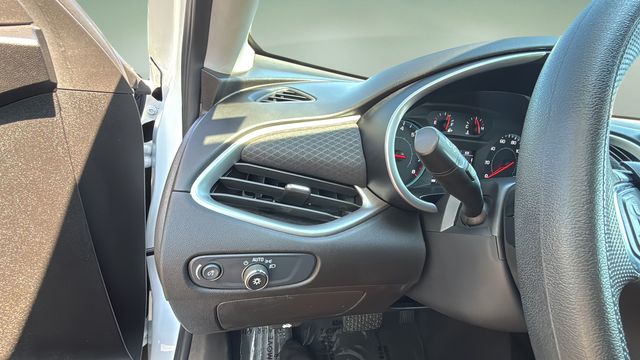 Used 2025 White Chevrolet LT image 21