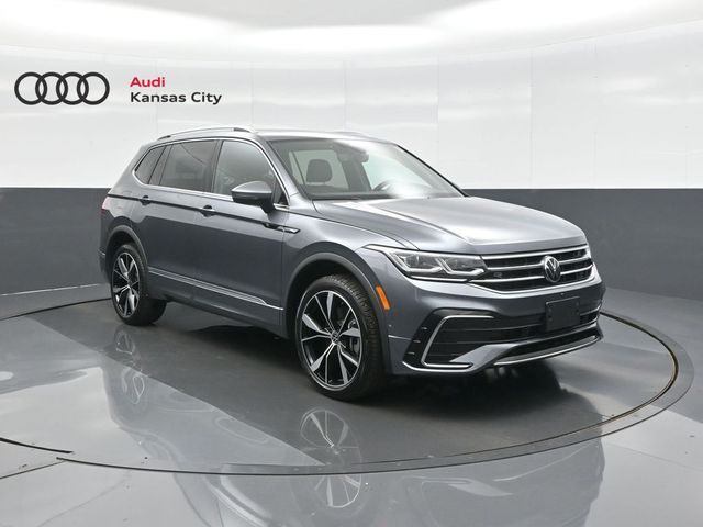 Platinum Gray Metallic 2023 Volkswagen Tiguan SUV / Crossover All-Wheel Drive 8-Speed Automatic