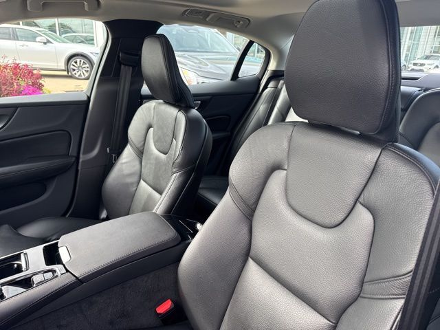 2024 Volvo S60 Recharge Ultimate photo 12