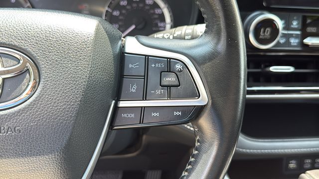Used 2023 Toyota Highlander SUV