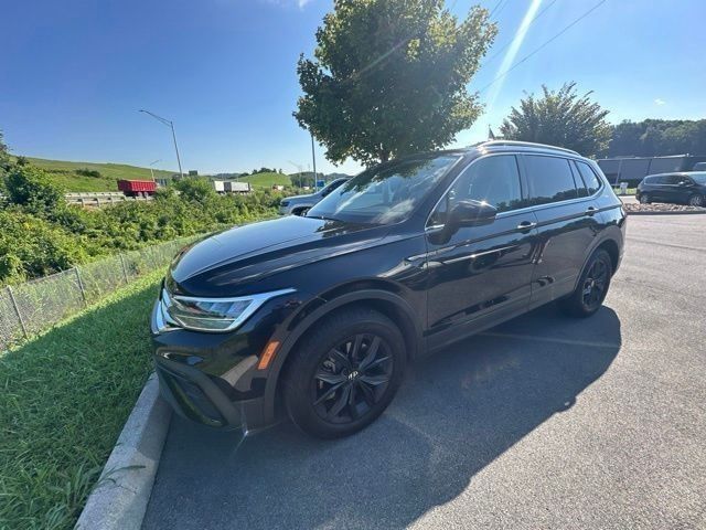 Deep Black Pearl 2024 Volkswagen Tiguan SUV / Crossover All-Wheel Drive 8-Speed Automatic