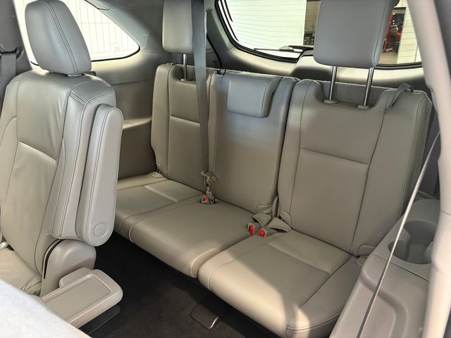 Used 2019 White Toyota XLE image 12