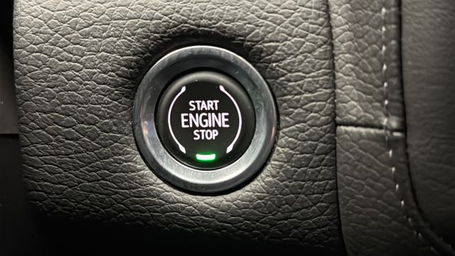 Used 2021 Onyx Black GMC Denali image 22