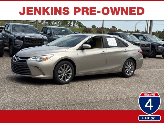 Creme Brulee 2017 Toyota Camry Sedan Front-Wheel Drive 6-Speed Automatic