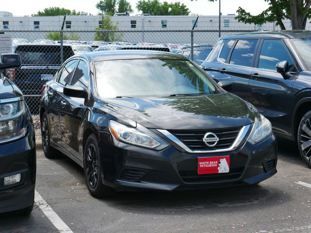 Super Black Clearcoat 2016 Nissan Altima 2.5 S Sedan Front-Wheel Drive Continuously Variable Transmission