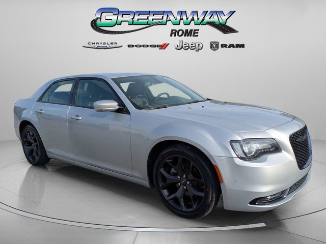 Silver Mist Clearcoat 2022 Chrysler 300 S V6 RWD Sedan Rear-Wheel Drive 8-Speed Automatic