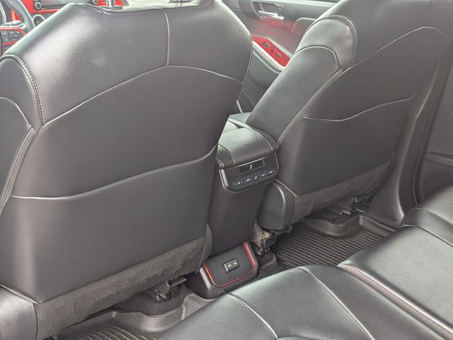 2022 Toyota Highlander - Image 27