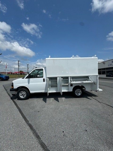 2024 GMC Savana 3500 Work Van 3