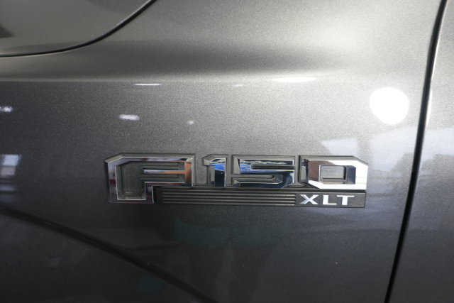 Used 2017 Gray Ford XLT image 23