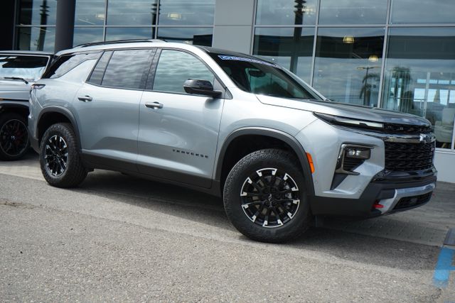 Sterling Gray Metallic 2026 Chevrolet Traverse SUV / Crossover Four-Wheel Drive 8-Speed Automatic