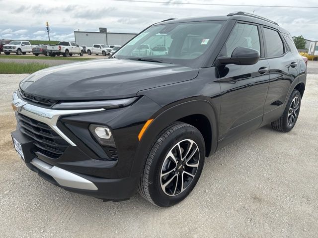 Mosaic Black Metallic 2025 Chevrolet Trailblazer LT AWD SUV / Crossover Four-Wheel Drive 9-Speed Automatic