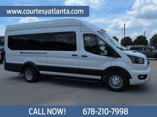 Oxford White 2026 Ford Transit Passenger 350 HD XLT High Roof Extended LB DRW RWD Van Rear-Wheel Drive