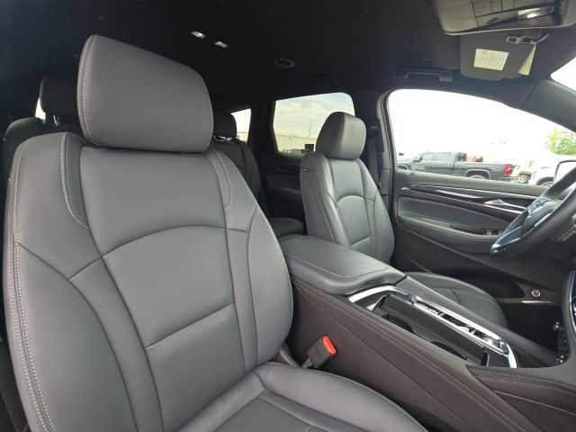 2023 Buick Enclave Essence:C02678