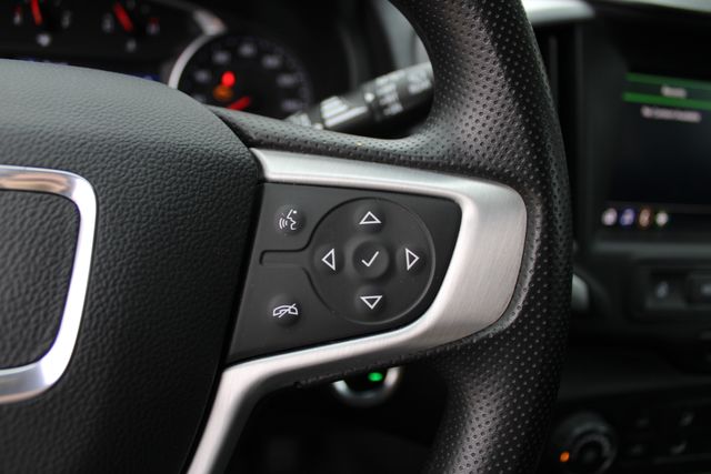 Used 2022 Black GMC SLE image 7