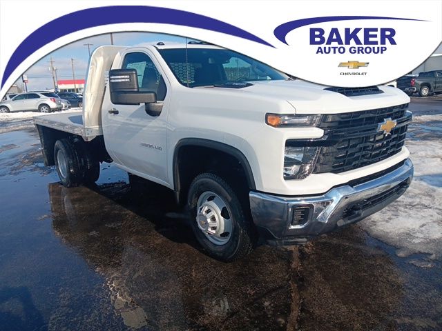 Summit White 2026 Chevrolet Silverado 3500HD Pickup Truck Four-Wheel Drive Automatic