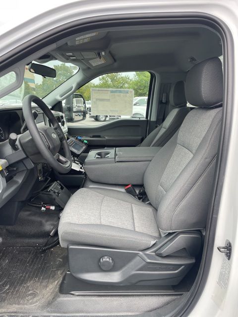 2025 Ford F-550 Super Duty 