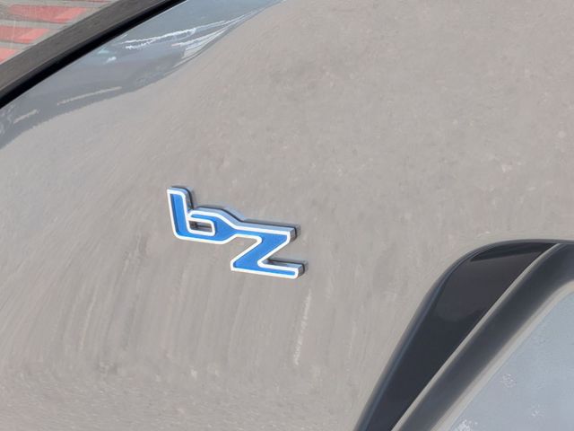 2026 Toyota bZ XLE - Photo 10