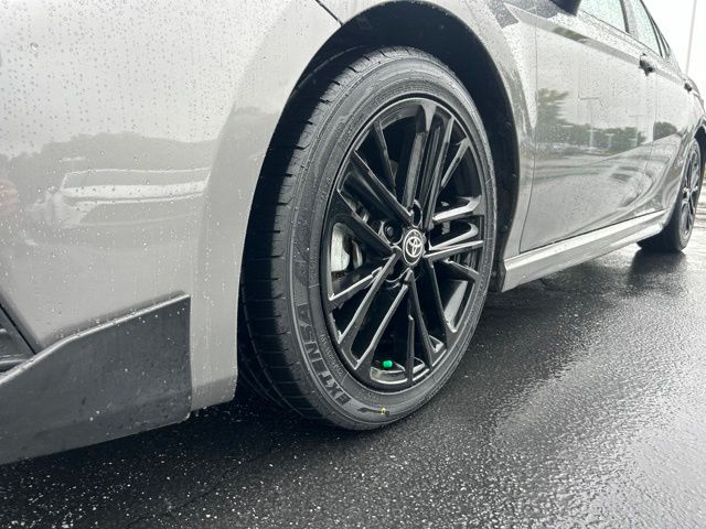 2025 Toyota Camry SE - Photo 13