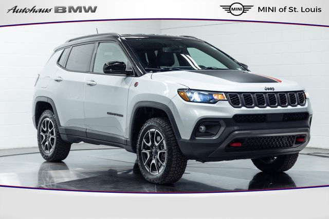 Silver Zynith Metallic Clearcoat 2024 Jeep Compass SUV / Crossover Four-Wheel Drive 8-Speed Automatic