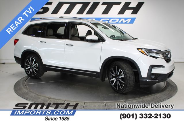 2020 Honda Pilot Touring FWD with Rear Captain's Chairs