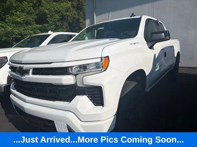 Summit White 2026 Chevrolet Silverado 1500 Pickup Truck Four-Wheel Drive 8-Speed Automatic
