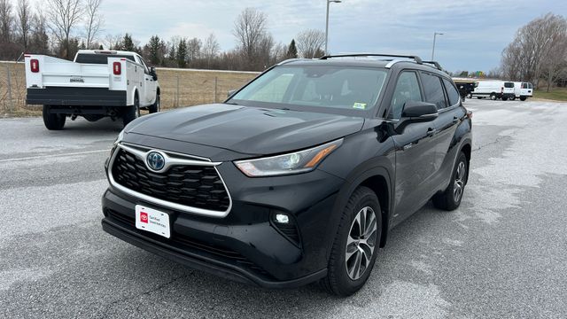 Used 2021 Toyota Highlander Hybrid SUV