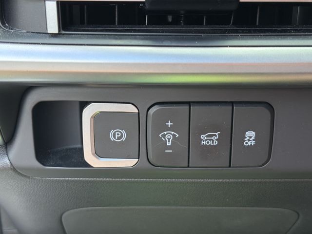 Used 2026 White Hyundai SEL image 30