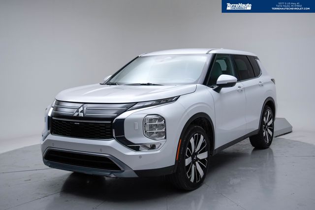 2025 Mitsubishi Outlander SE FWD