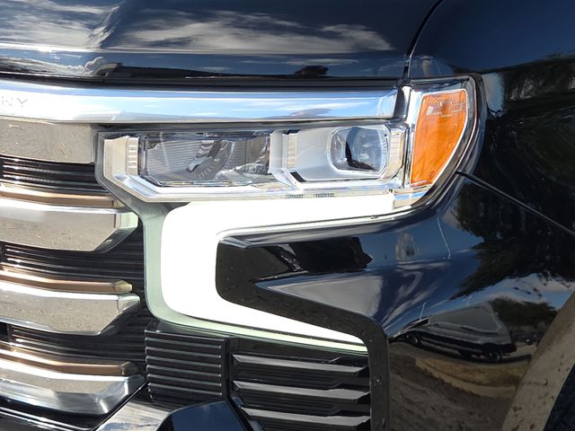 Used 2022 Black Chevrolet High Country image 4