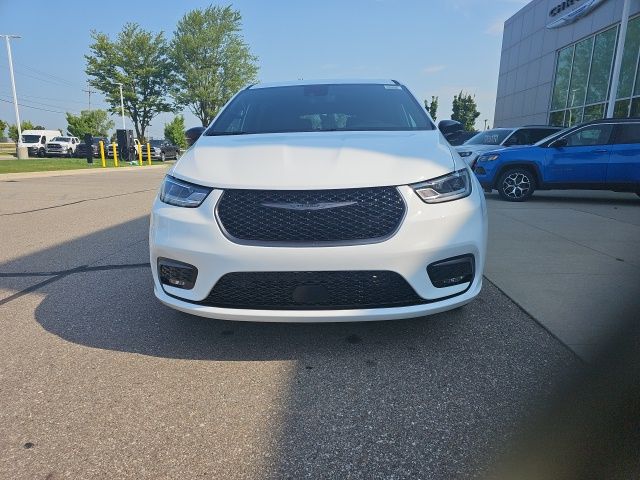 2026 Chrysler Pacifica Select - Pw7 exterior view 2