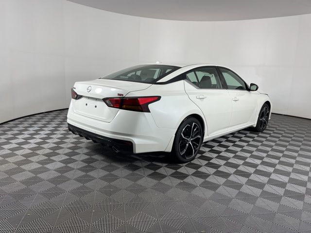 2025 Pearl White Tricoat Nissan Altima 2.5 SR FWD Sedan