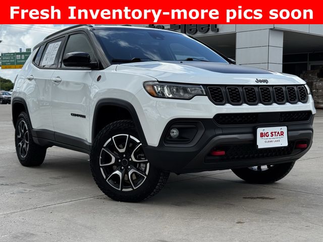 2025 Jeep Compass Trailhawk White at Legacy Ford
