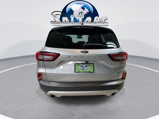 Used 2023 Silver Ford Platinum image 10