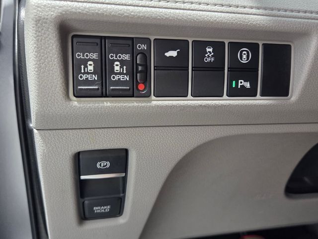 Used 2023  Honda Touring image 34