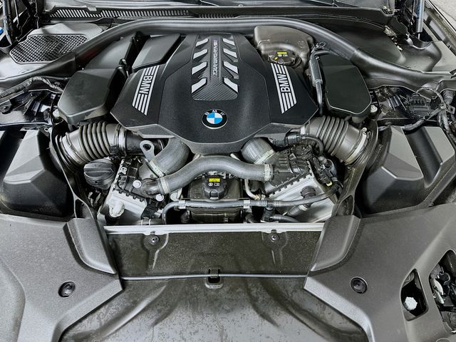 2021 BMW 5 Series M550i xDrive 32