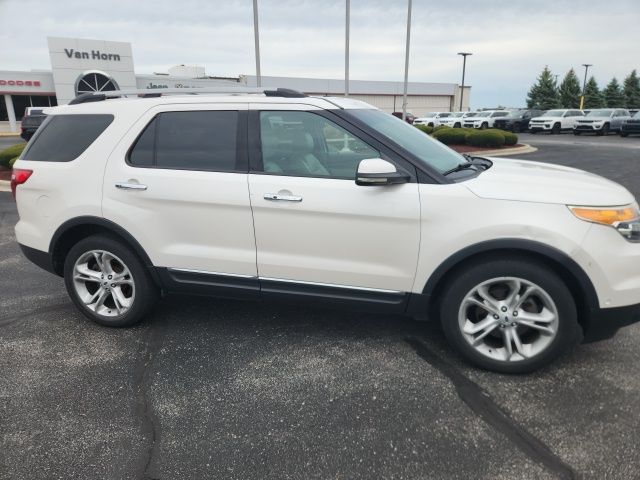 Used 2012 White Platinum Clearcoat Metallic Ford Limited image 2
