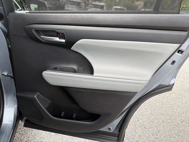 Used 2023 Toyota Highlander SUV