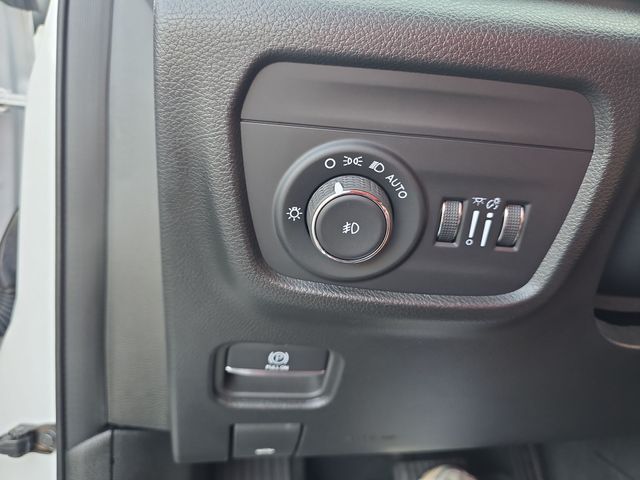 Used 2023 White Jeep Summit image 28
