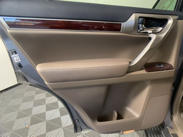 2017 Lexus GX 460 24