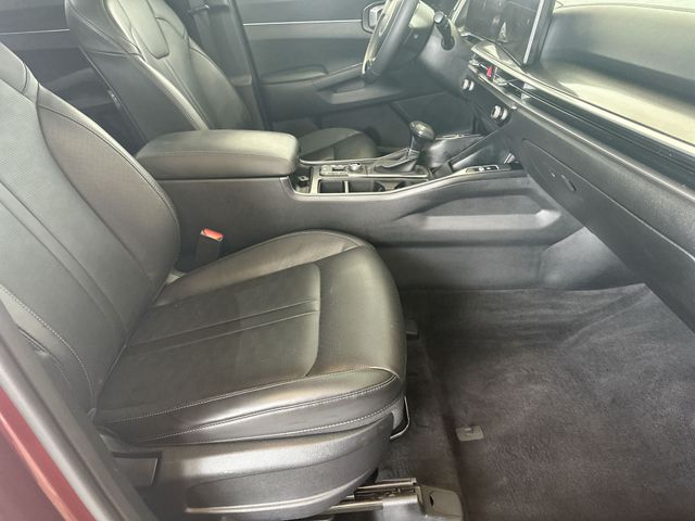 Used 2024 Red Kia S image 28