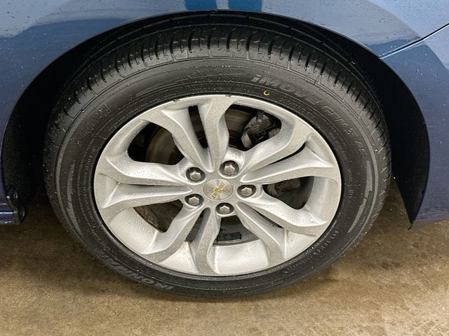 2019 Chevrolet Cruze LT - 4