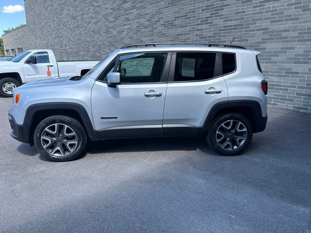 Used 2017 Silver Jeep Latitude image 8