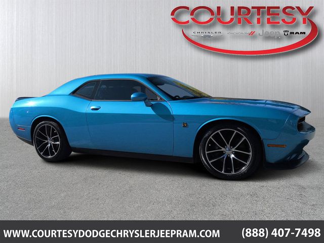 B5 Blue Pearlcoat 2016 Dodge Challenger Coupe Rear-Wheel Drive 8-Speed Automatic
