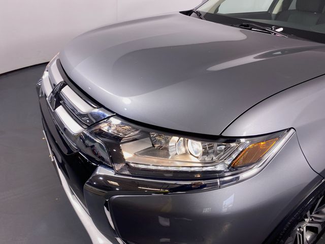 2017 Mitsubishi Outlander SE 24