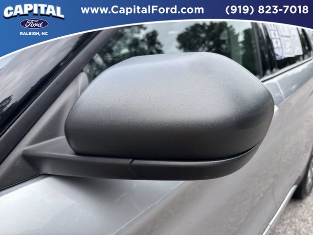Used 2023 Silver Ford XLT image 12
